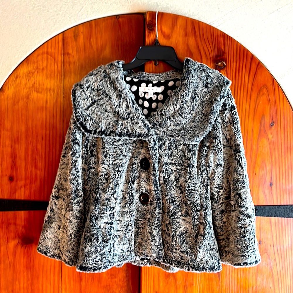 ⛄️CAbi Chinchilly Soft Faux Fur Cropped jacket